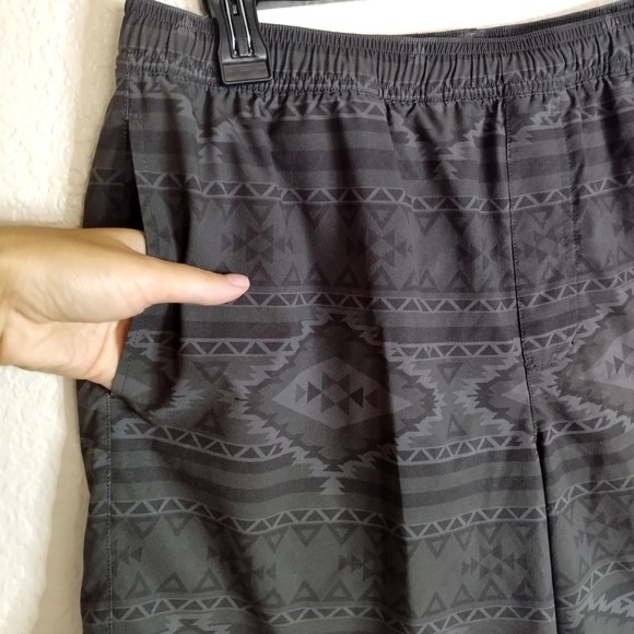 Chubbies Men's Shorts Ultimate Training Aztec Gray Compression Lined  7" XL - Picture 3 of 5